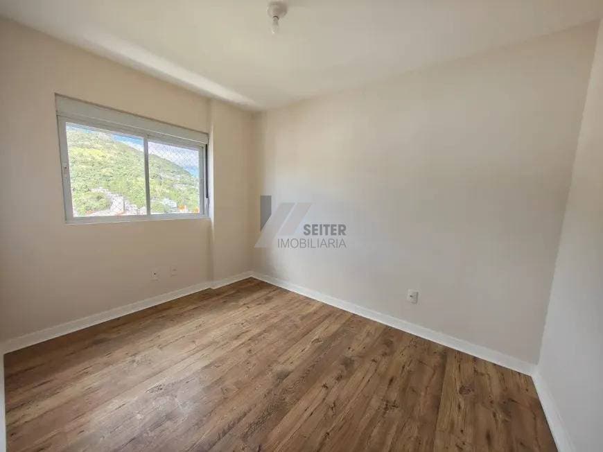 Apartamento com 3 quartos Pantanal Florianópolis