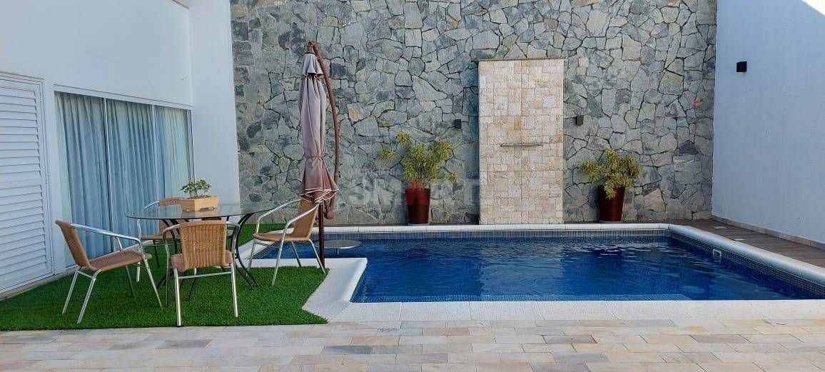 Casa com 4 Suítes no Bairro Nova Brasília