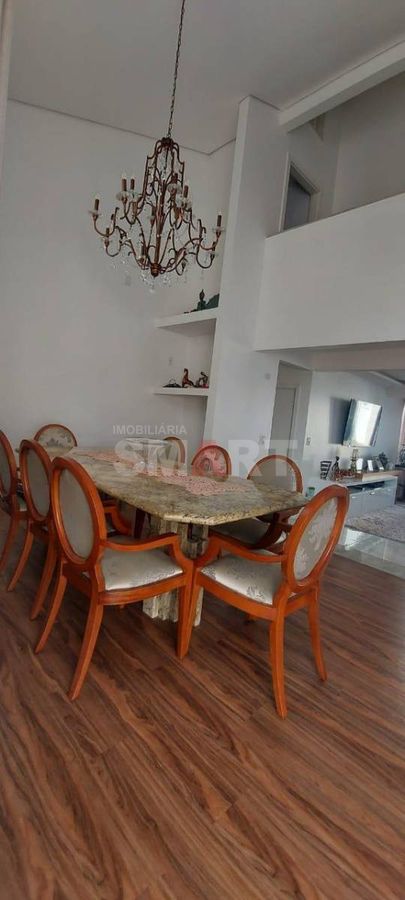 Casa com 4 Suítes no Bairro Nova Brasília