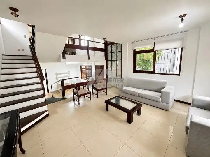Casa de 5 Quartos no Itacorubi