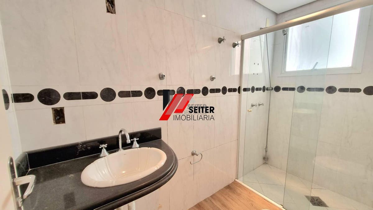 Apartamento de 4 dormitorios a venda Beira Mar Florianopolis