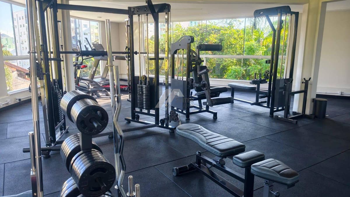 Cobertura 3 suites para alugar no Itacorubi Florianópolis