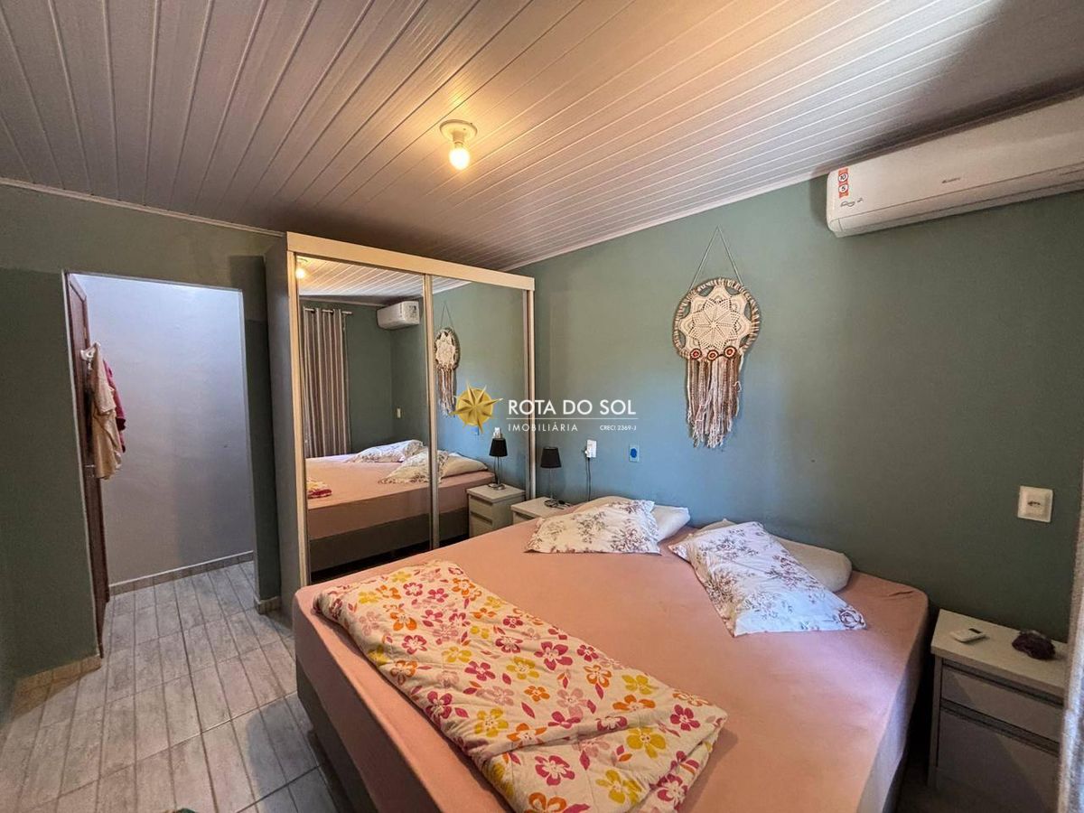 Casa 4 Dormitórios Praia de Bombas Bombinhas SC - 14