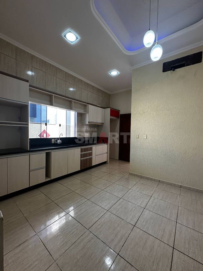 Casa Semimobiliada Suíte + 02 Dormitórios em Três Rios