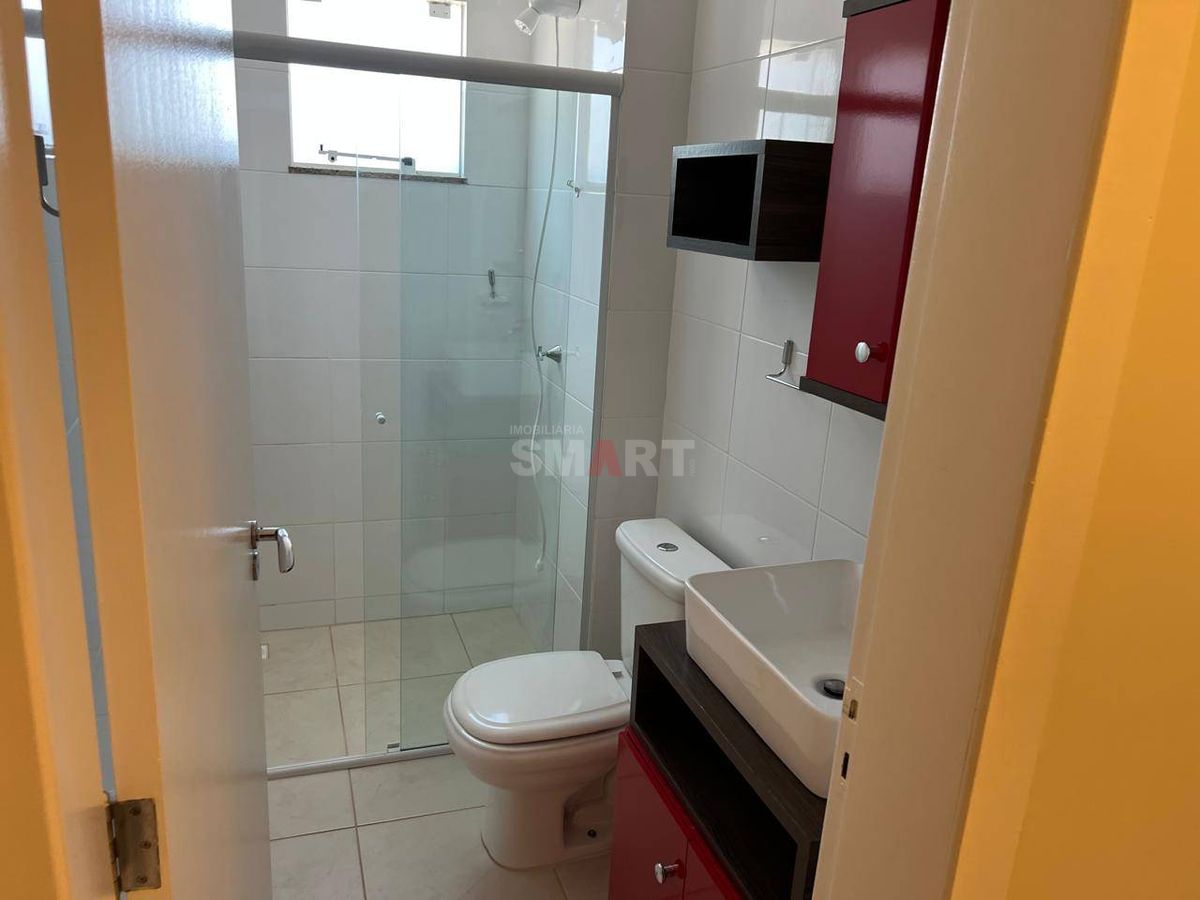 Apartamento 3 quartos semimobiliado com 2 vagas de garagem e box