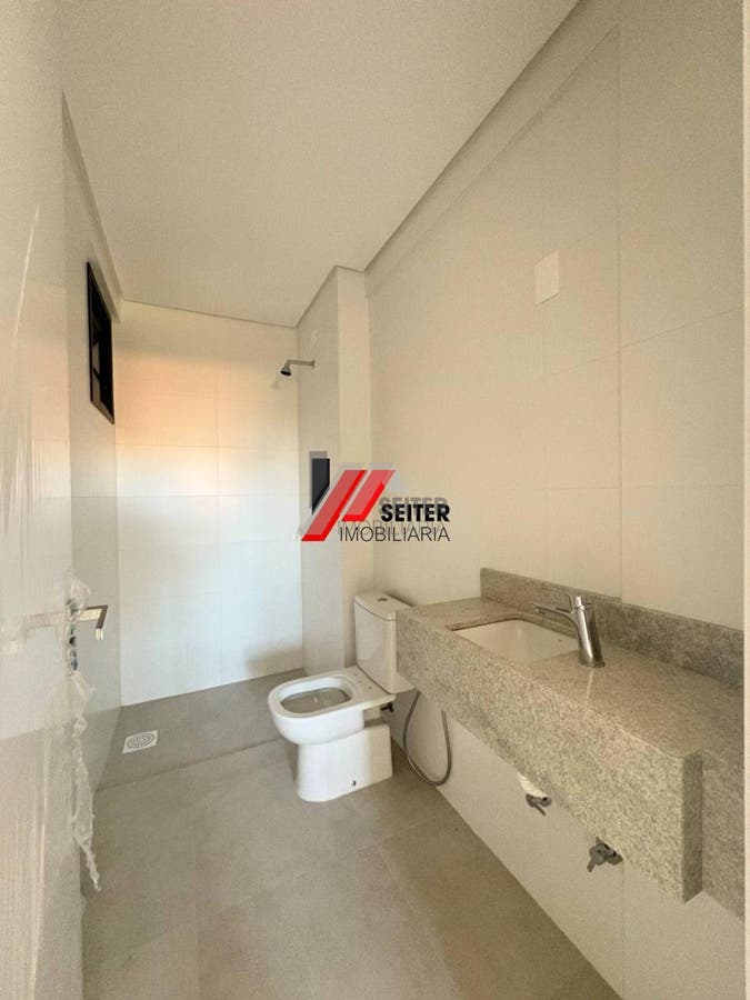 Apartamento a venda com suite no Campeche
