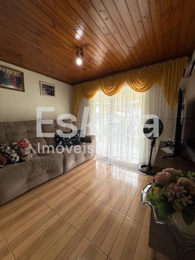 Casa Residencial, Contendo 04 Dormitórios + 04 Vagas de Garagem, Barra do Rio Cerro