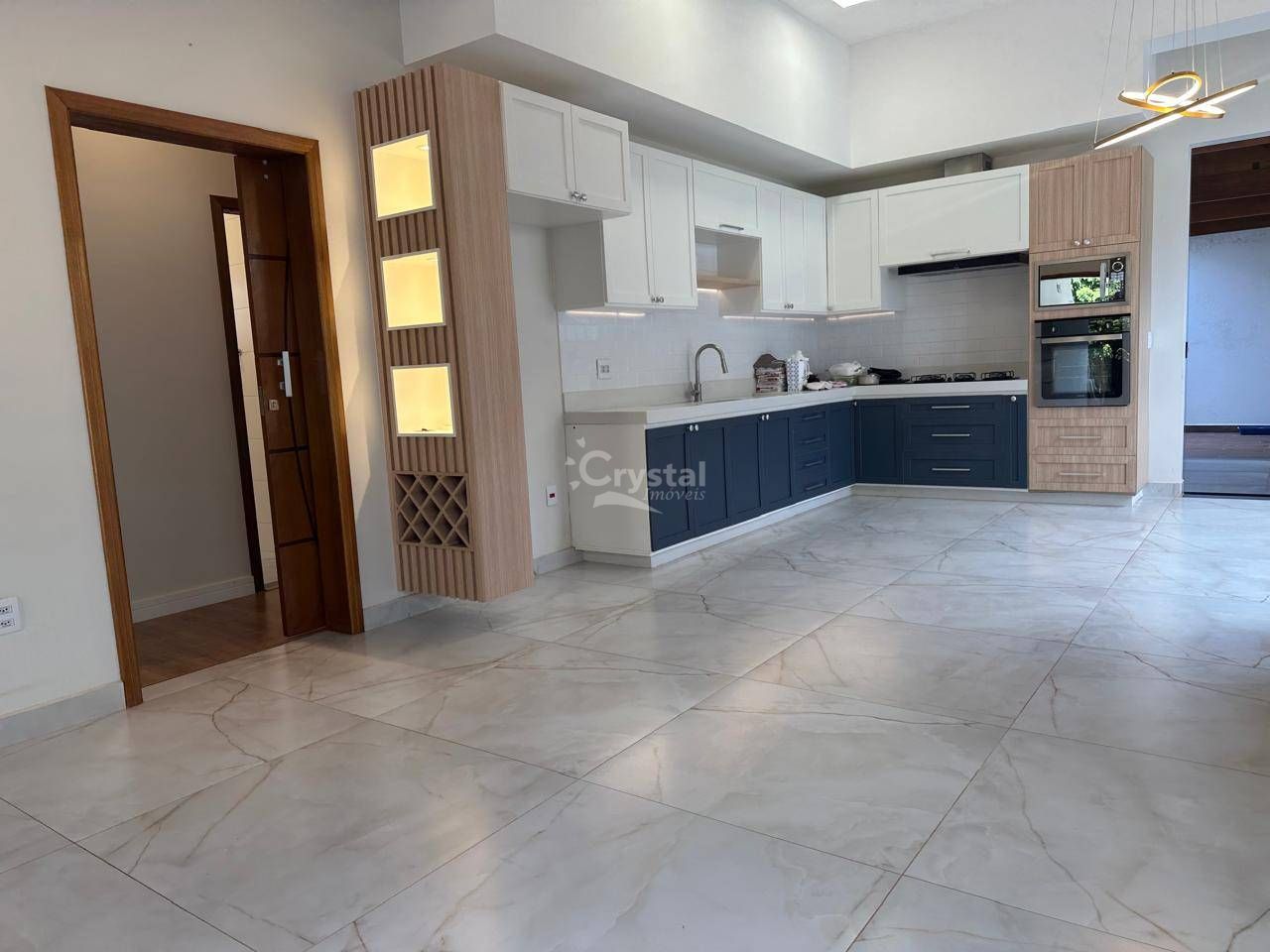 Casa de Condomínio à Venda com 3 Quartos, Cozinha Planejada e Área Gourmet em Reserva do Horto - Avaré. Foto 2