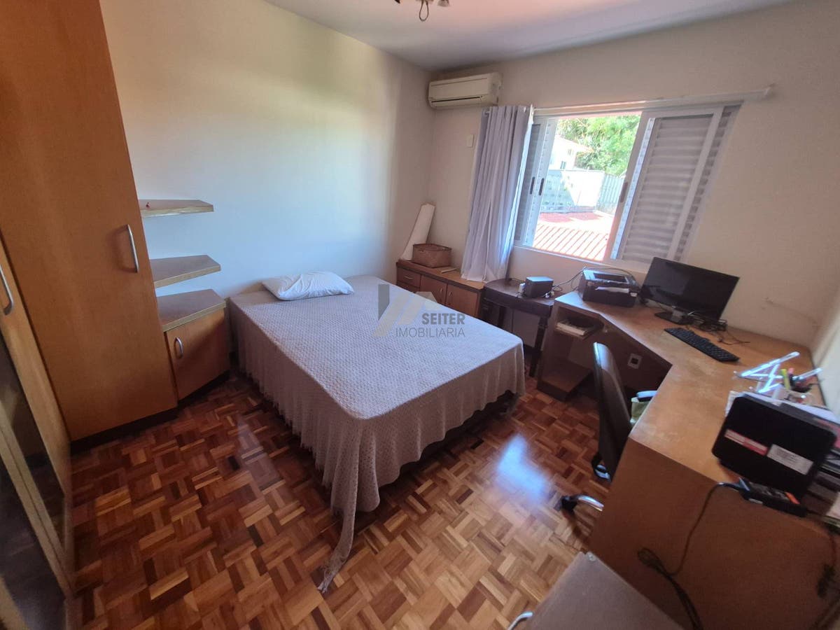 Casa a venda na Trindade com 5 dormitórios Florianópolis