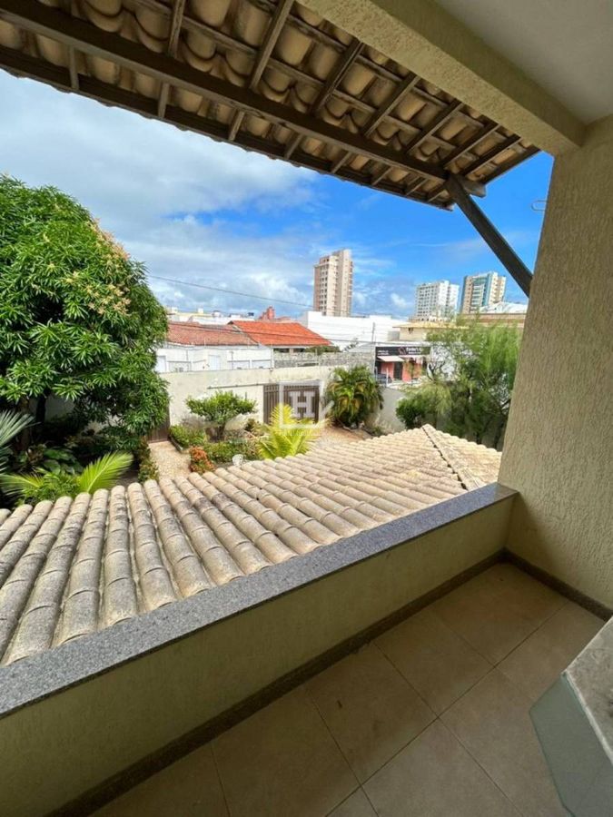 Casa com 5 quartos à Venda, Atalaia - Aracaju