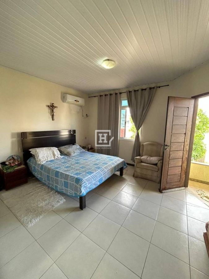 Casa com 5 quartos à Venda, Atalaia - Aracaju