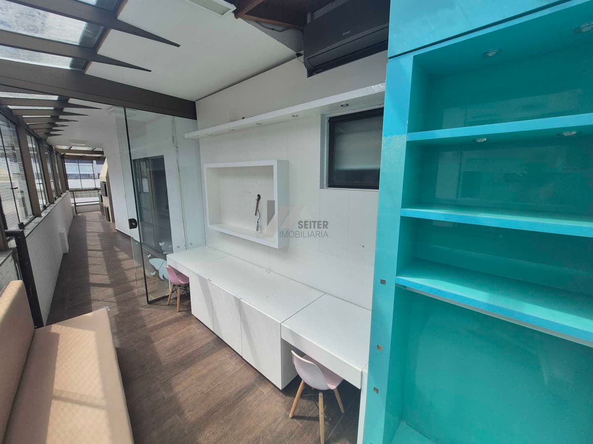Apartamento tipo cobertura 3 quartos para alugar no itcorubi Florianopolis