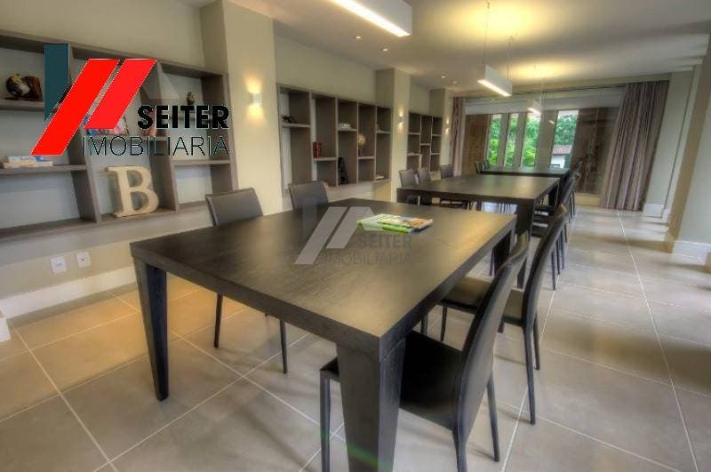 Apartamento 2 dromitorios com suite venda Itacorubi Florianopolis