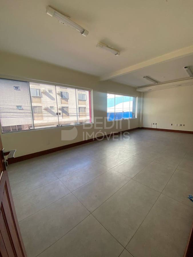 Sala Comercial de 112m² no bairro Centro, em Balneário Camboriú | Eu Corretor