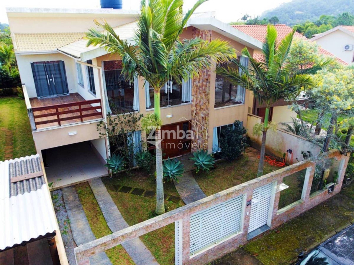 Casa de 5 quartos, 305m² no bairro Barra da Ibiraquera, em Imbituba | Eu Corretor