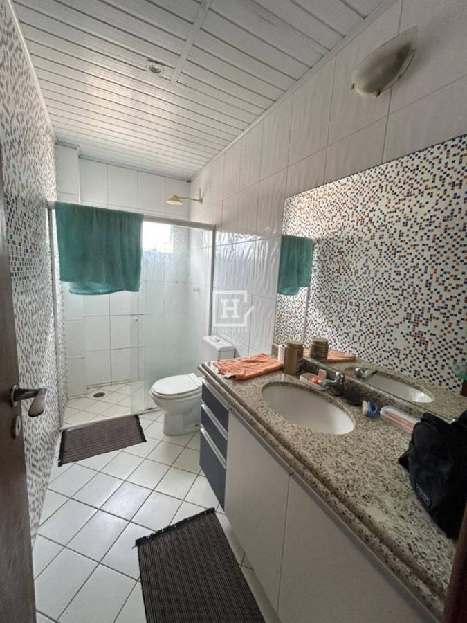 Casa com 5 quartos à Venda, Atalaia - Aracaju