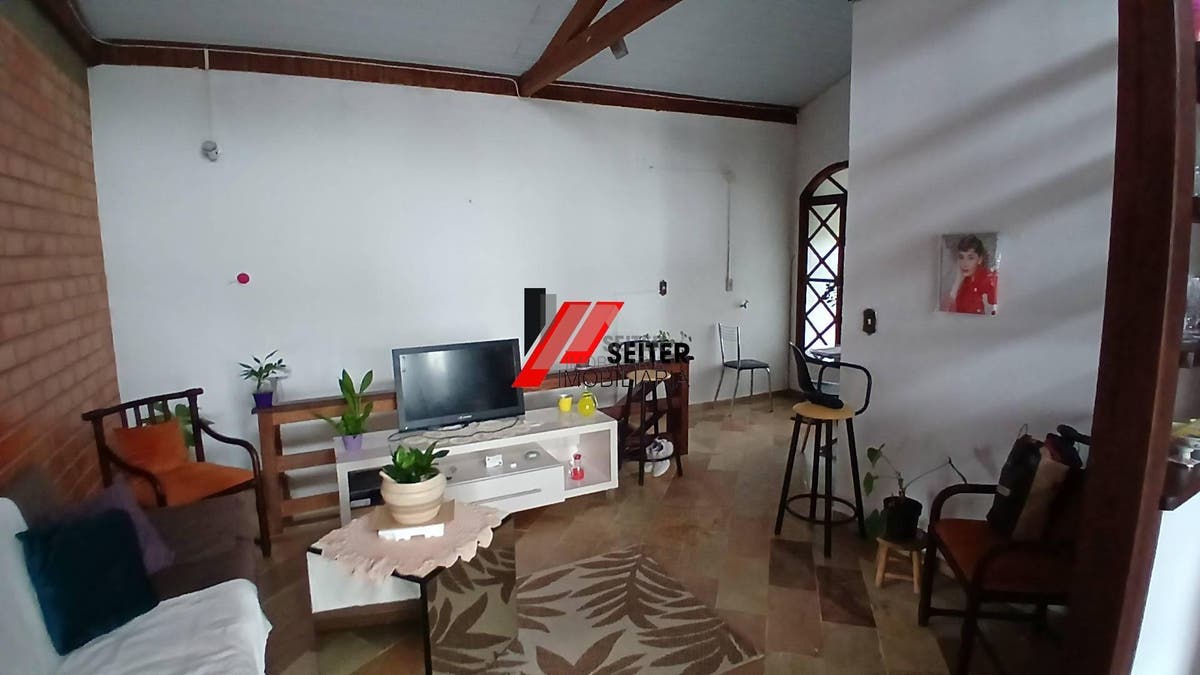 Casa a alugar na agronomica