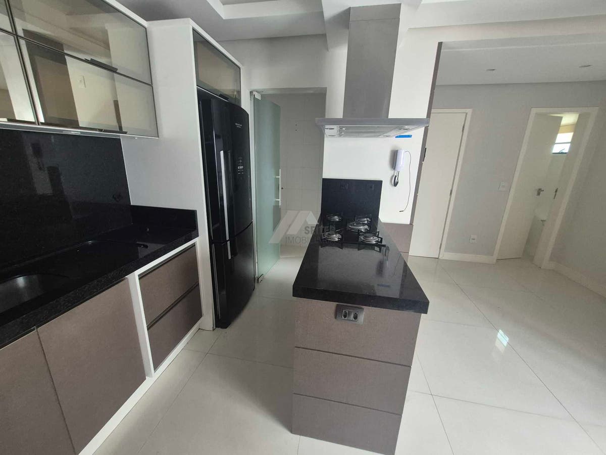 Apartamento tipo cobertura 3 quartos para alugar no itcorubi Florianopolis