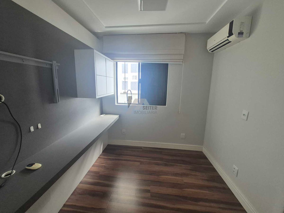 Apartamento tipo cobertura 3 quartos para alugar no itcorubi Florianopolis