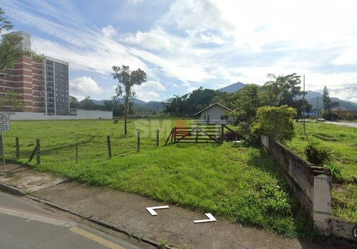 Lote no bairro Rau com 402,70m²