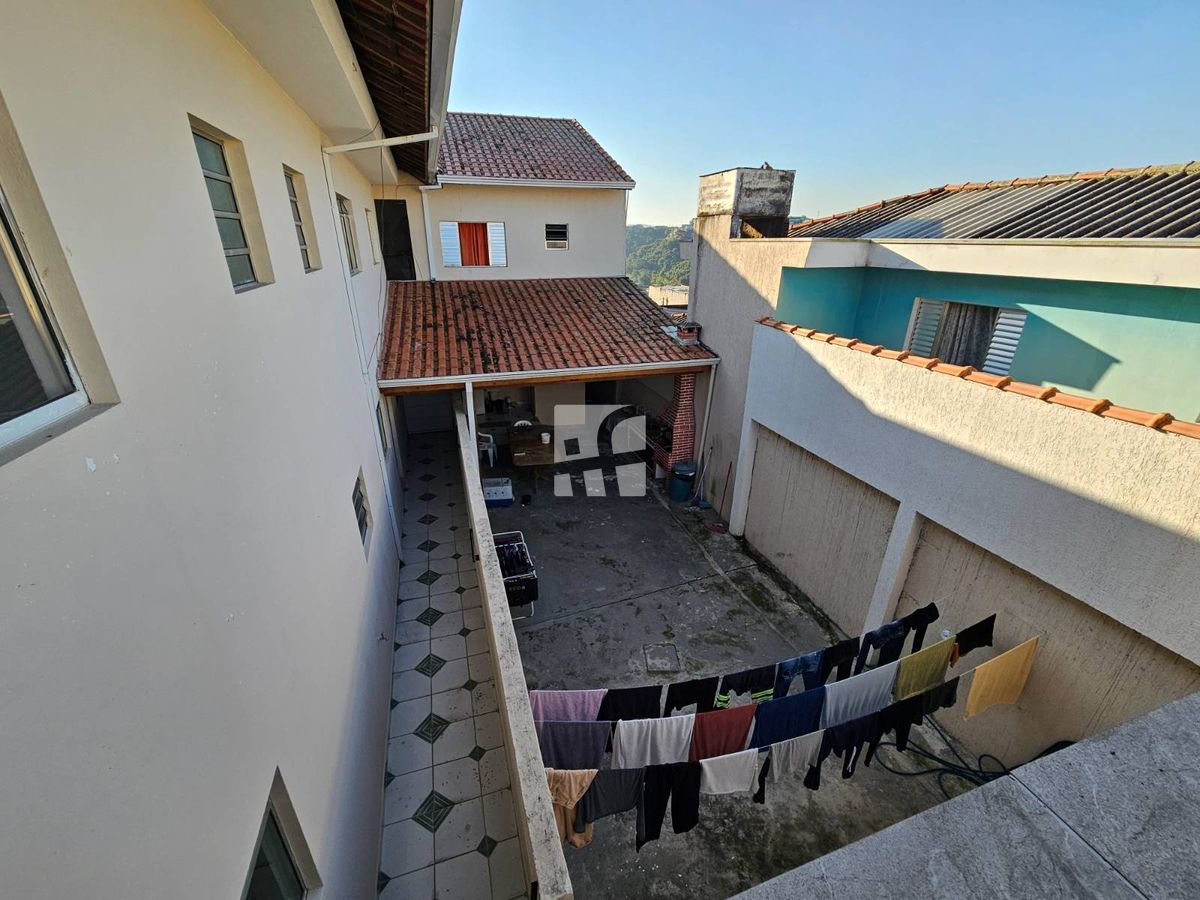 Casa a venda com 3 quartos, Vila Rosalina - Franco da Rocha