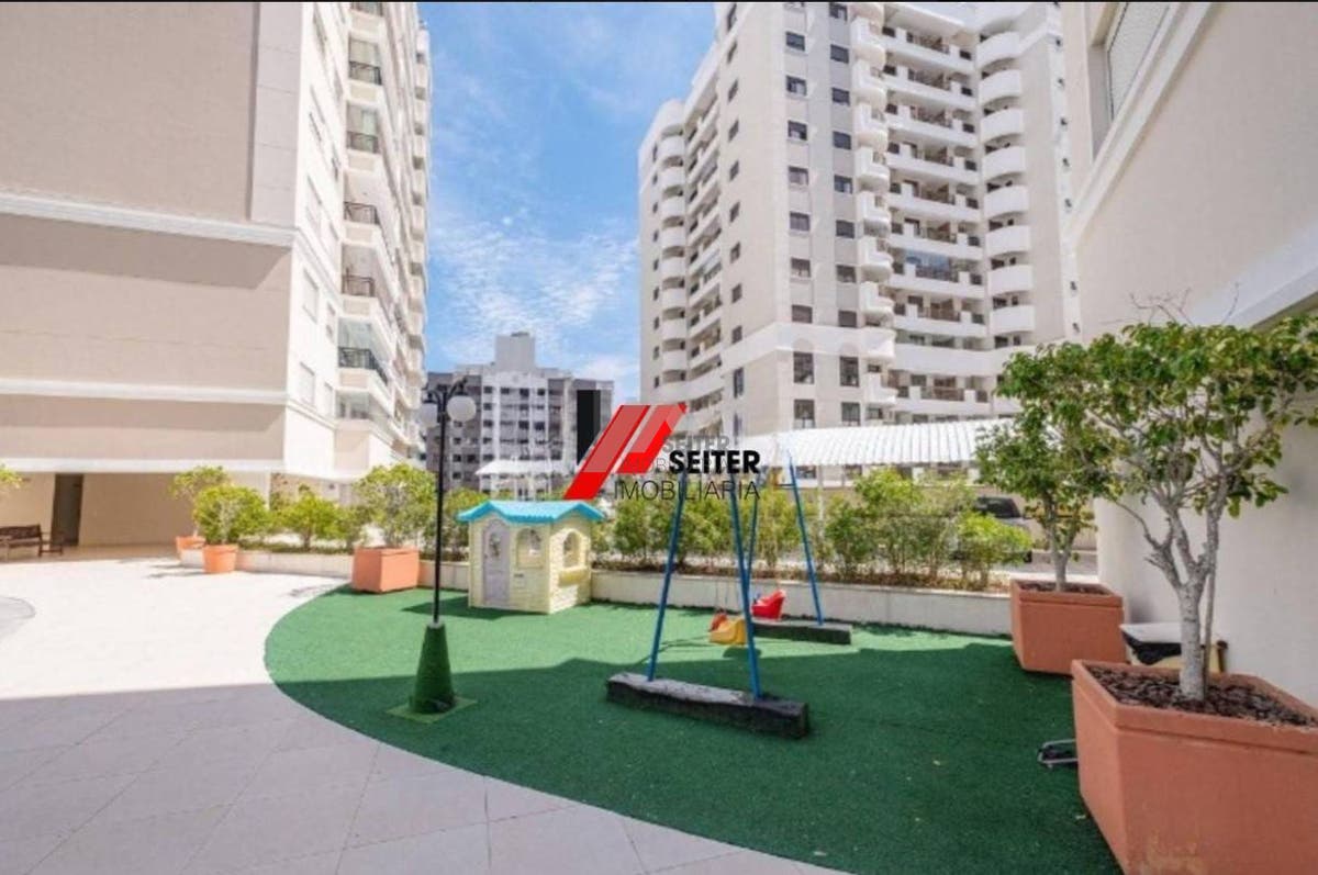 Apartamento mobiliado de 4 dormitorios sendo 2 suites com 3 vagas de garagem a venda Itacorubi