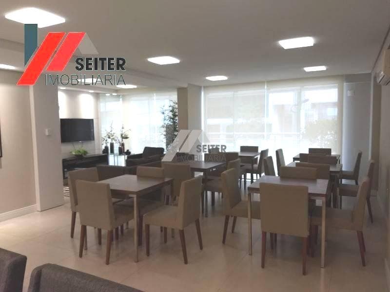 Apartamento com 2 Quartos, Centro - Florianópolis