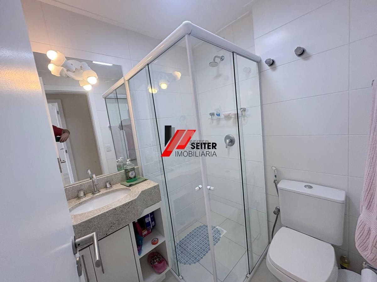 Apartamento 2 dromitorios com suite venda Itacorubi Florianopolis