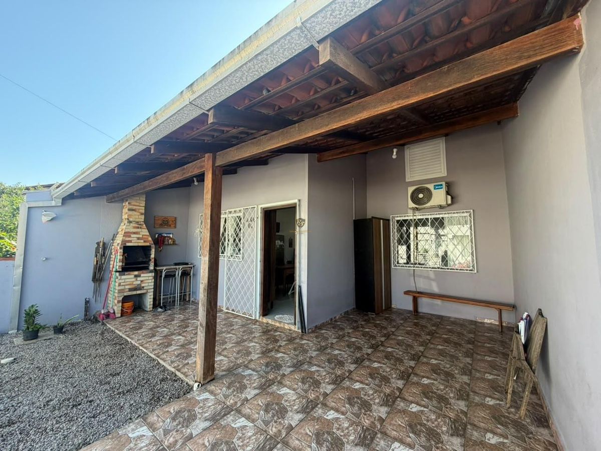 Casa com 2 dormitórios apenas 500m da praia - Casa em Itacolomi, Balneário Piçarras - à venda - RS Soluções Imobiliárias