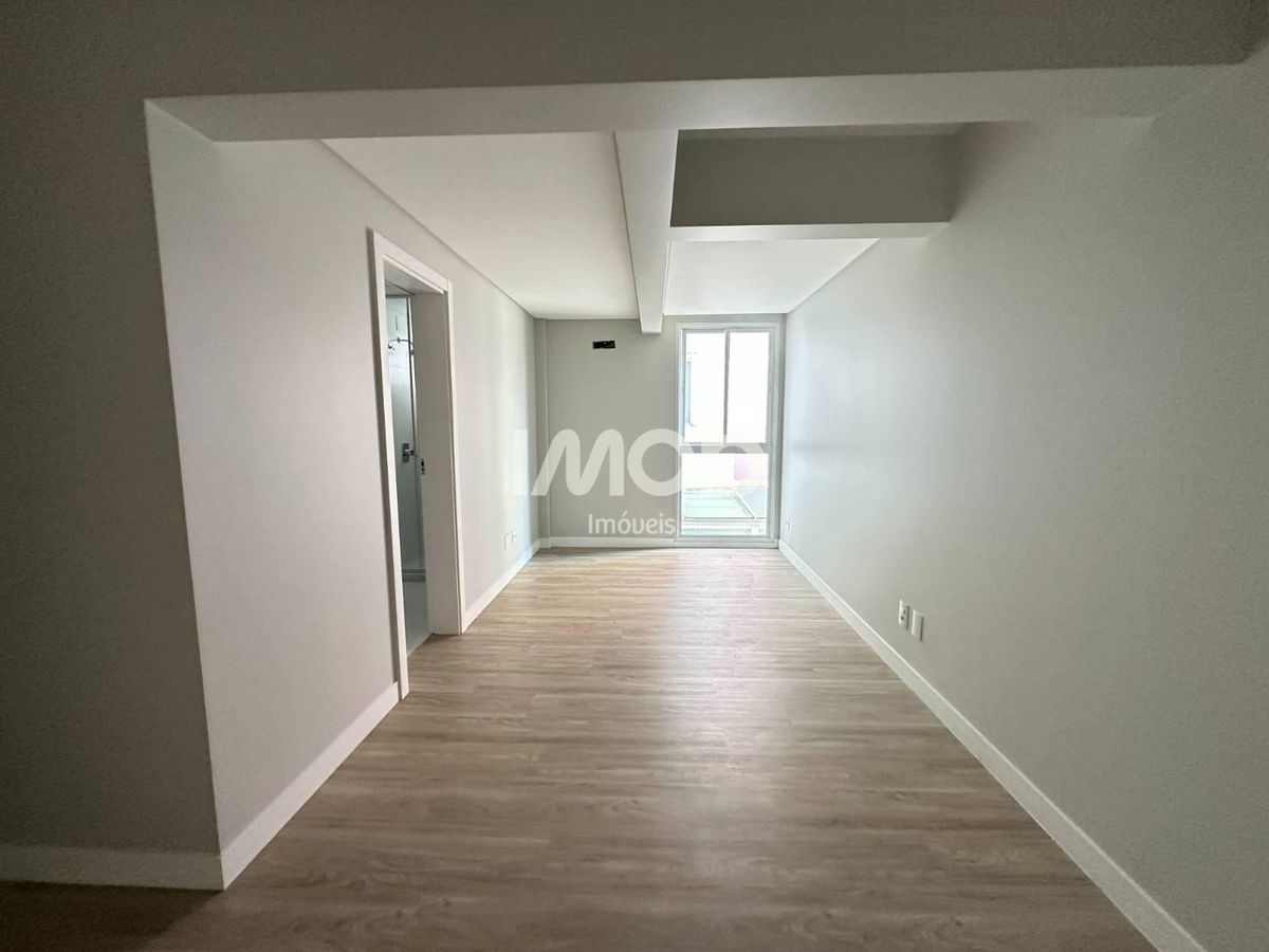 Apartamento com 3 suítes, centro