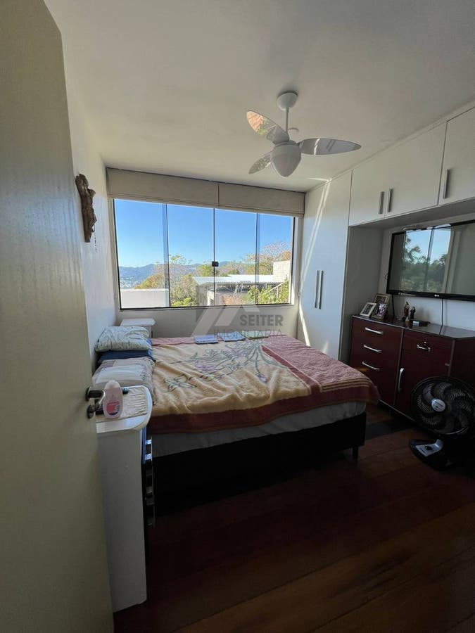 Casa para locação com 3 dormitórios sendo 1 suíte em Florianópolis Centro
