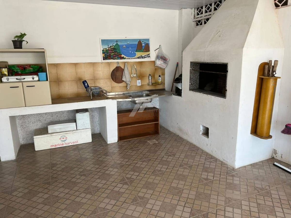 Casa para locação com 3 dormitórios sendo 1 suíte em Florianópolis Centro