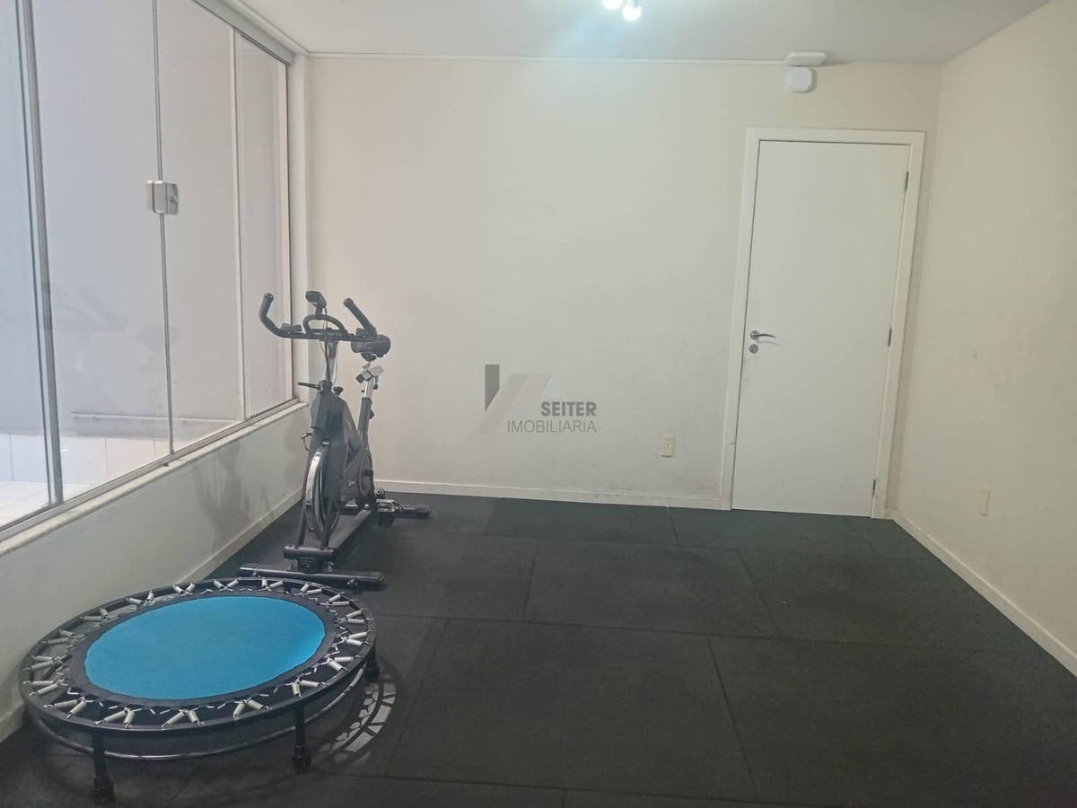Apartamento 3 quartos para alugar na Av Mauro Ramos