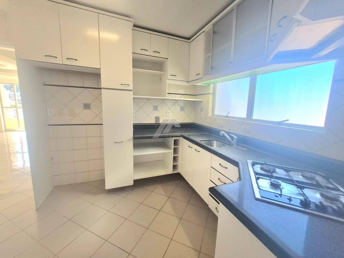 Apartamento de 5 quartos sendo 2 suites para alugar na trindade florianopolis