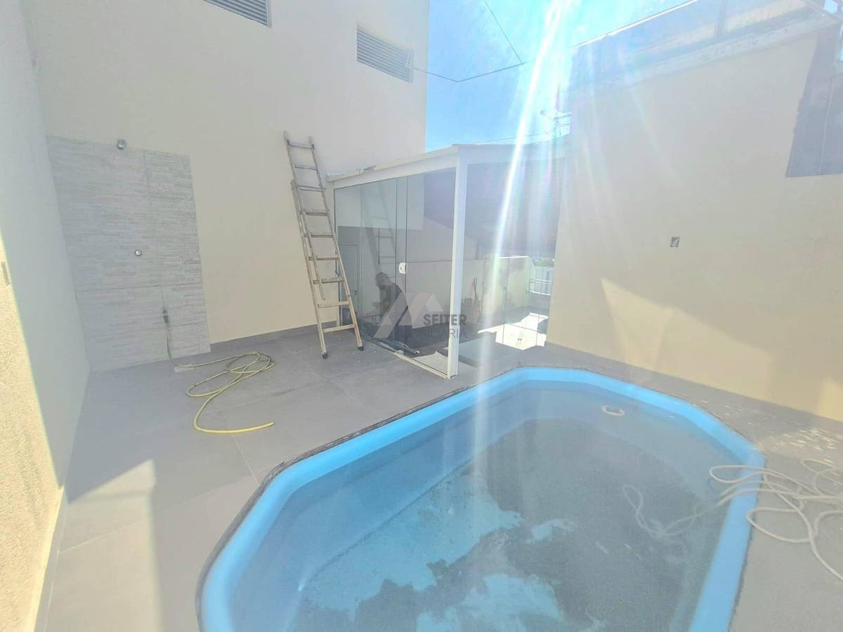 Apartamento de 5 quartos sendo 2 suites para alugar na trindade florianopolis