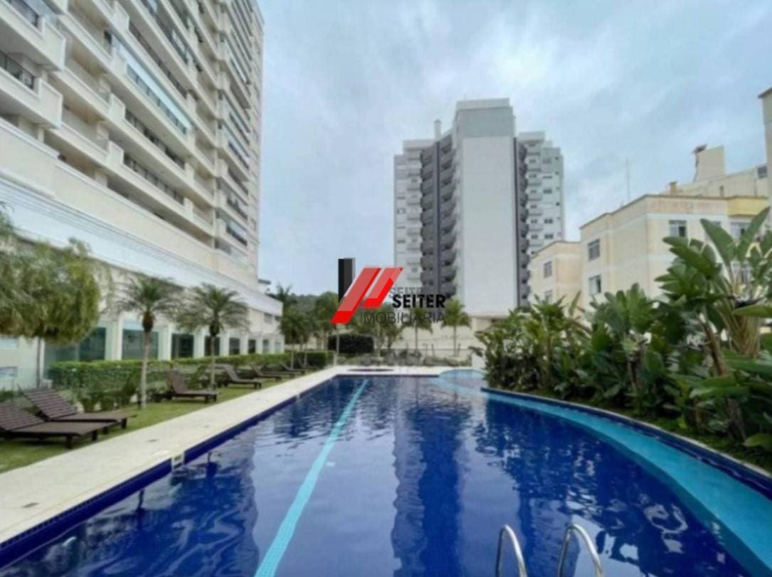 Apartamento mobiliado de 4 dormitorios sendo 2 suites com 3 vagas de garagem a venda Itacorubi