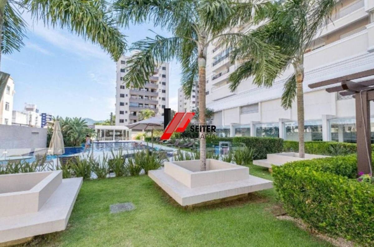 Apartamento mobiliado de 4 dormitorios sendo 2 suites com 3 vagas de garagem a venda Itacorubi