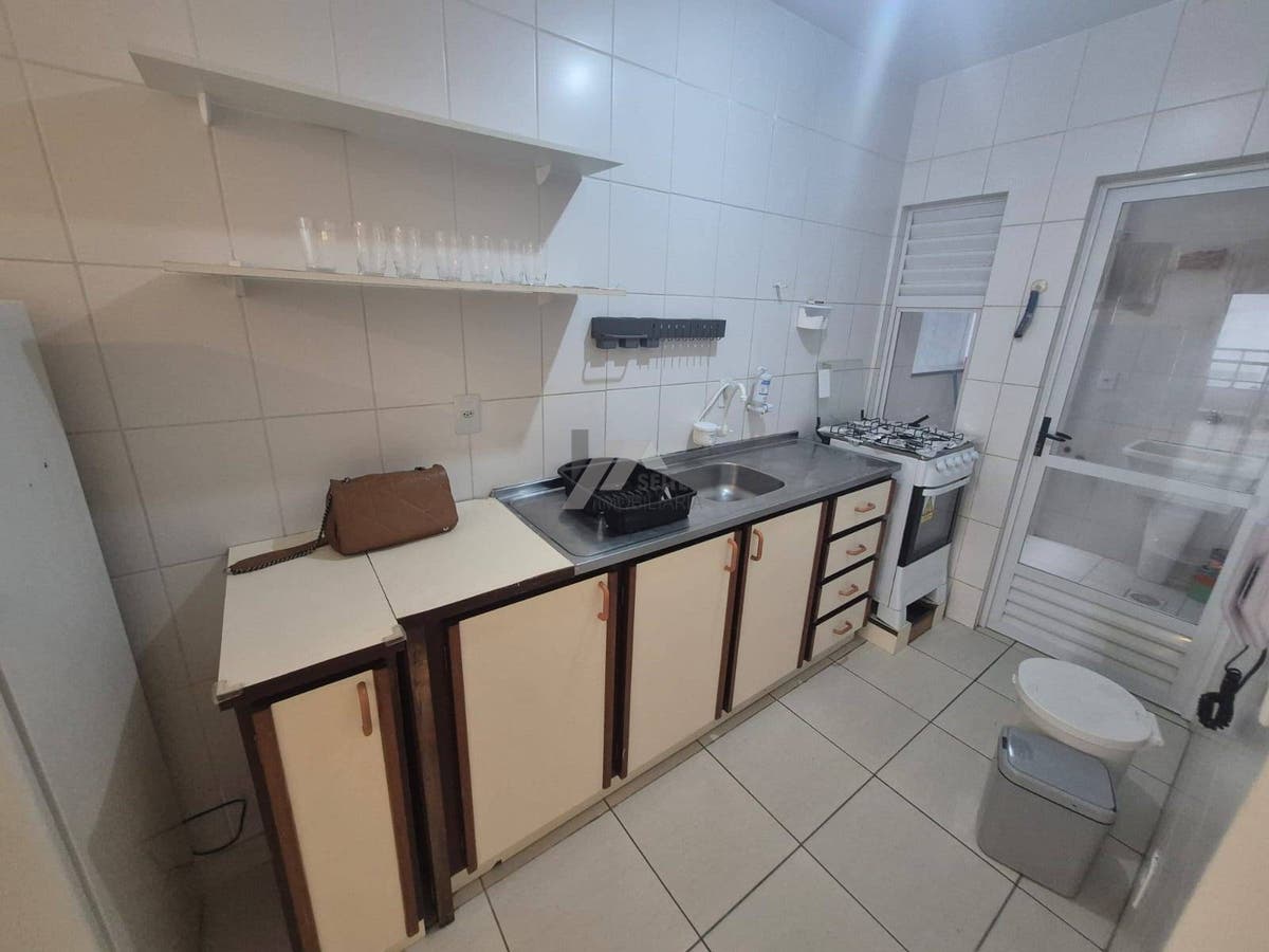 Apartamento Semi Mobiliado de 2 Dormitorios com Suite no Itacorubi