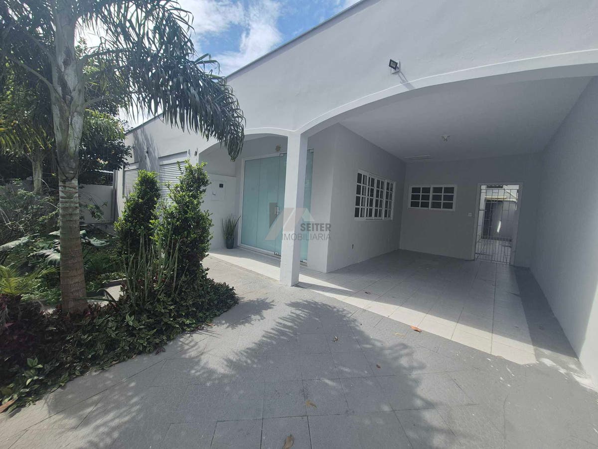Casa de 4 quartos para alugar no Santa Monica Florianopolis