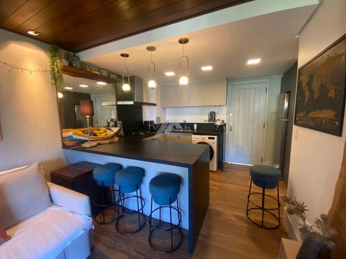 Apartamento de 1 dormitório em condomínio no Canto da Lagoa