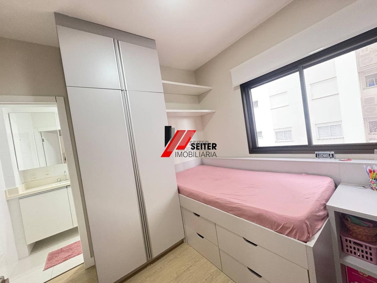 Apartamento de 2 Domitorios com Suite a Venda em Florianopolis