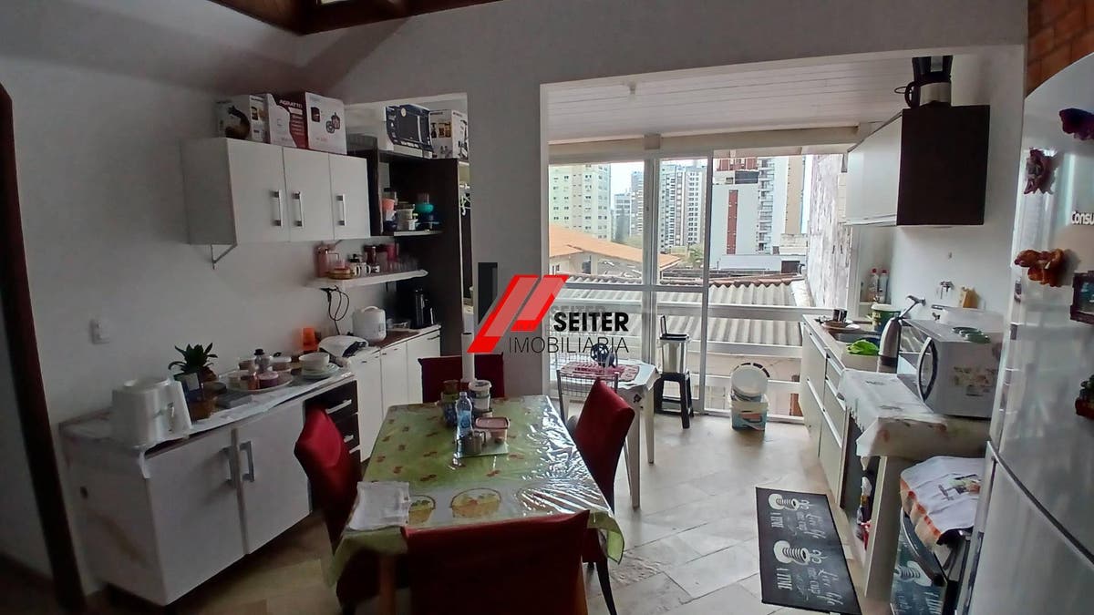 Casa a venda na agronomica
