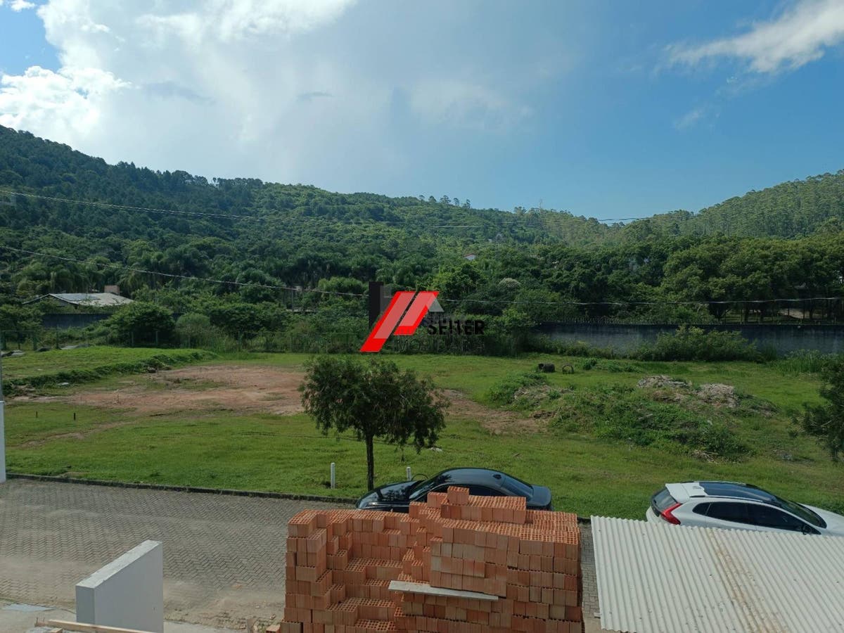Casa de alto padrão à venda em Canasvieiras