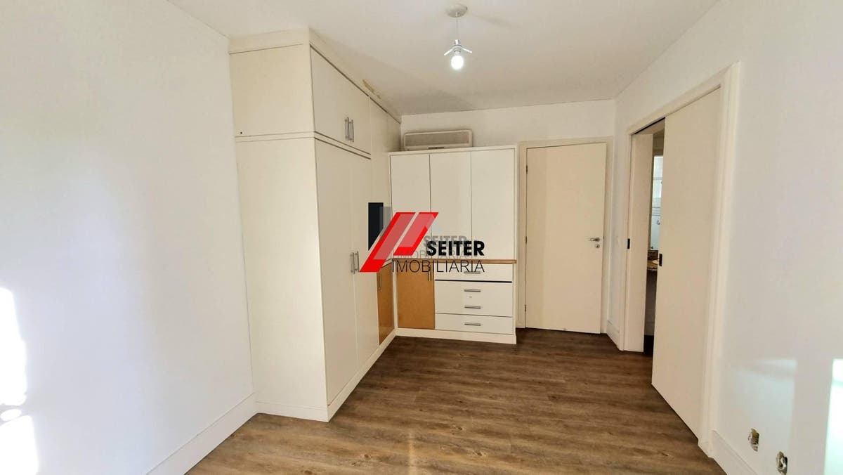 Apartamento de 4 dormitorios a venda Beira Mar Florianopolis