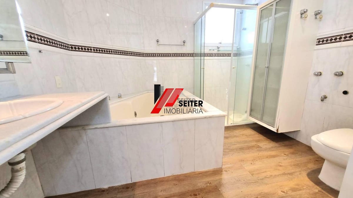Apartamento de 4 dormitorios a venda Beira Mar Florianopolis