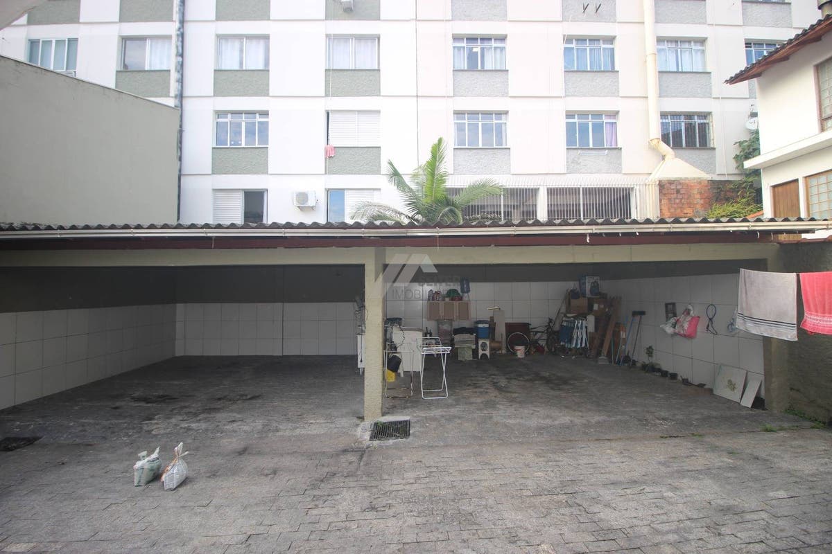 Casa grande a venda Trindae rua
