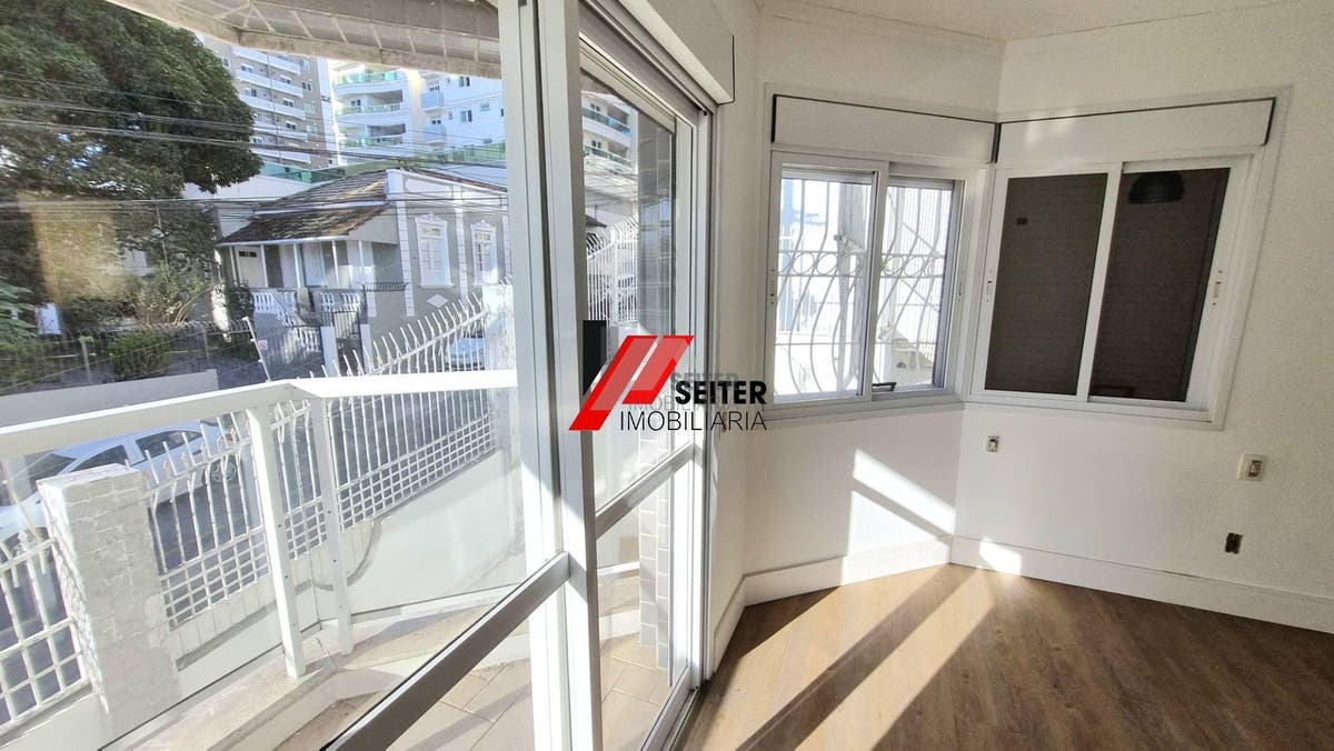 Apartamento de 4 dormitorios a venda Beira Mar Florianopolis