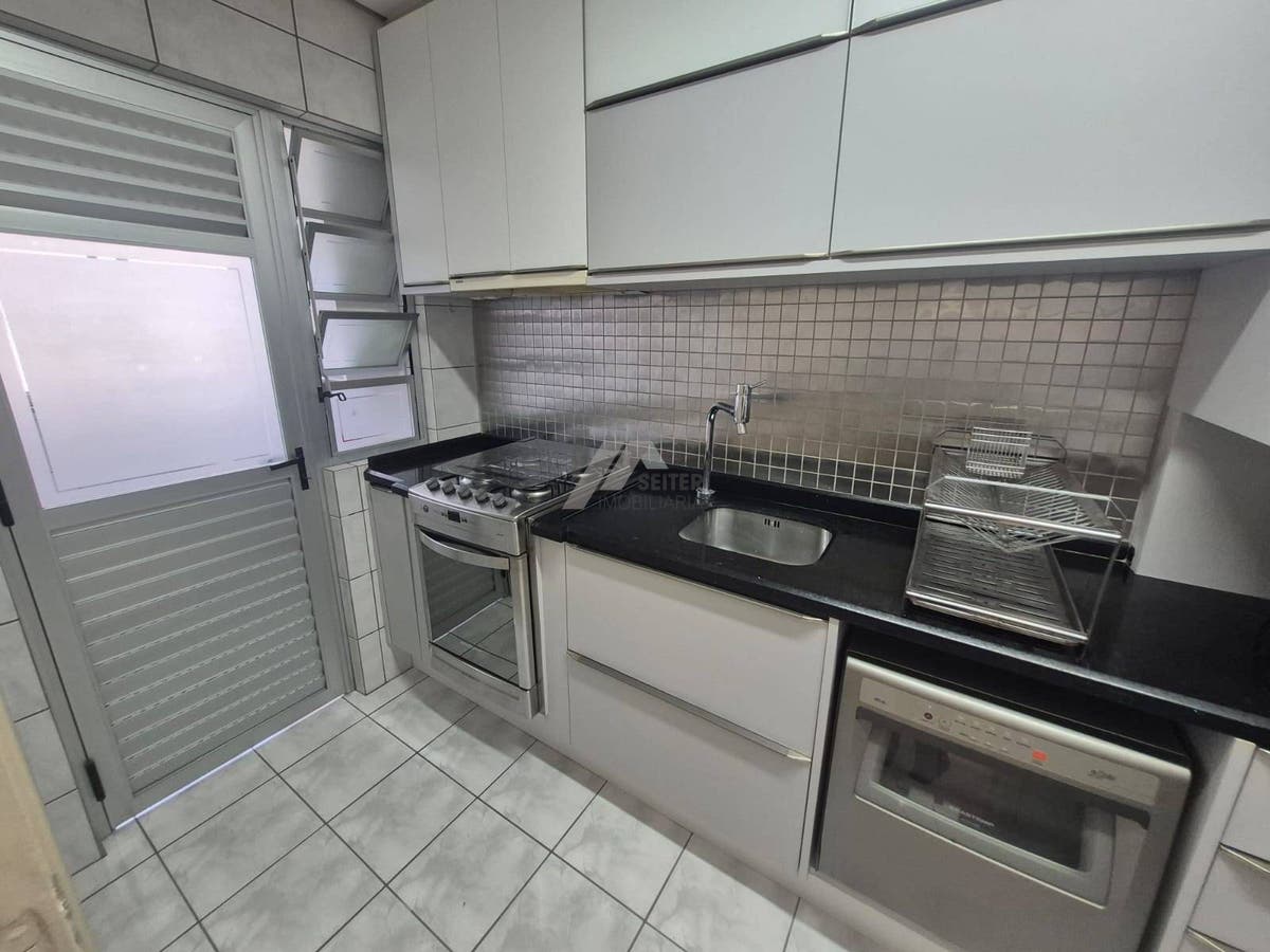 Apartamento com 2 Dormitórios Semimobiliado para Locação no Itacurubi