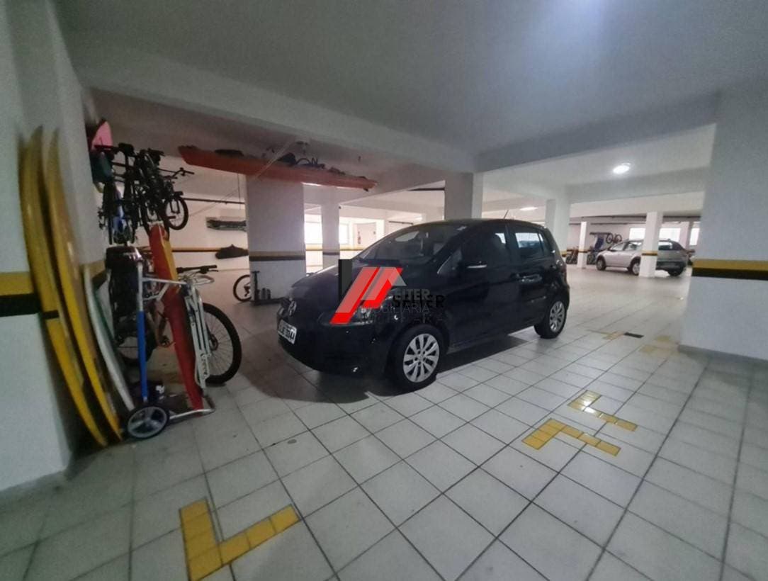 Apartamento mobiliado de 4 dormitorios sendo 2 suites com 3 vagas de garagem a venda Itacorubi