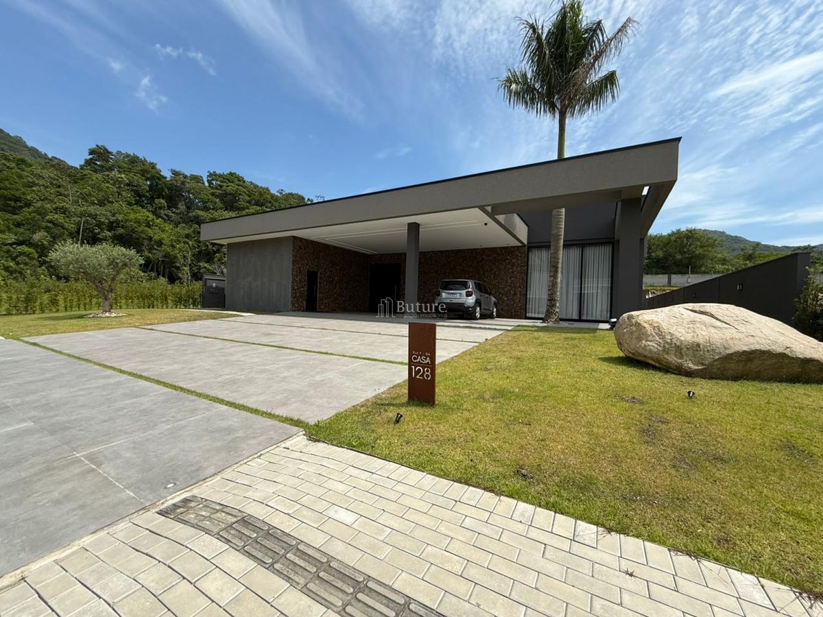 CASA DE ALTO PADRÃO